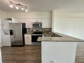 16900 N Bay Rd, Unit 02-1005 in Sunny Isles Beach, FL - Building Photo