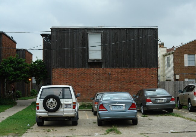 3760 Division St in Metairie, LA - Building Photo - Building Photo