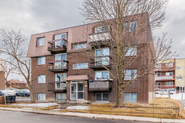 370 De Noirmoutier Rue in Laval, QC - Building Photo - Building Photo