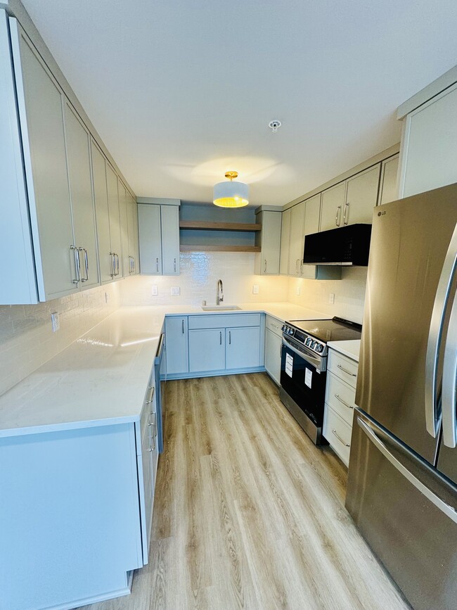 113 W Wisconsin Ave, Unit 113 Wisconsin Ave