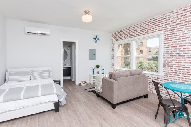 412 S Lake St in Los Angeles, CA - Building Photo - Building Photo