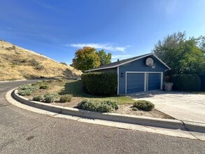 2909 N Hillway Dr in Boise, ID - Foto de edificio - Building Photo