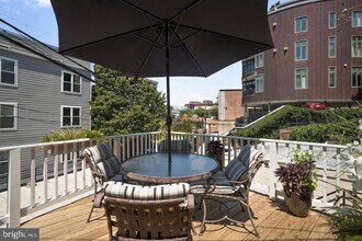2302 17th St NW in Washington, DC - Building Photo - Building Photo
