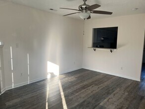 200 Pinegrove Ct in Jacksonville, NC - Building Photo - Building Photo