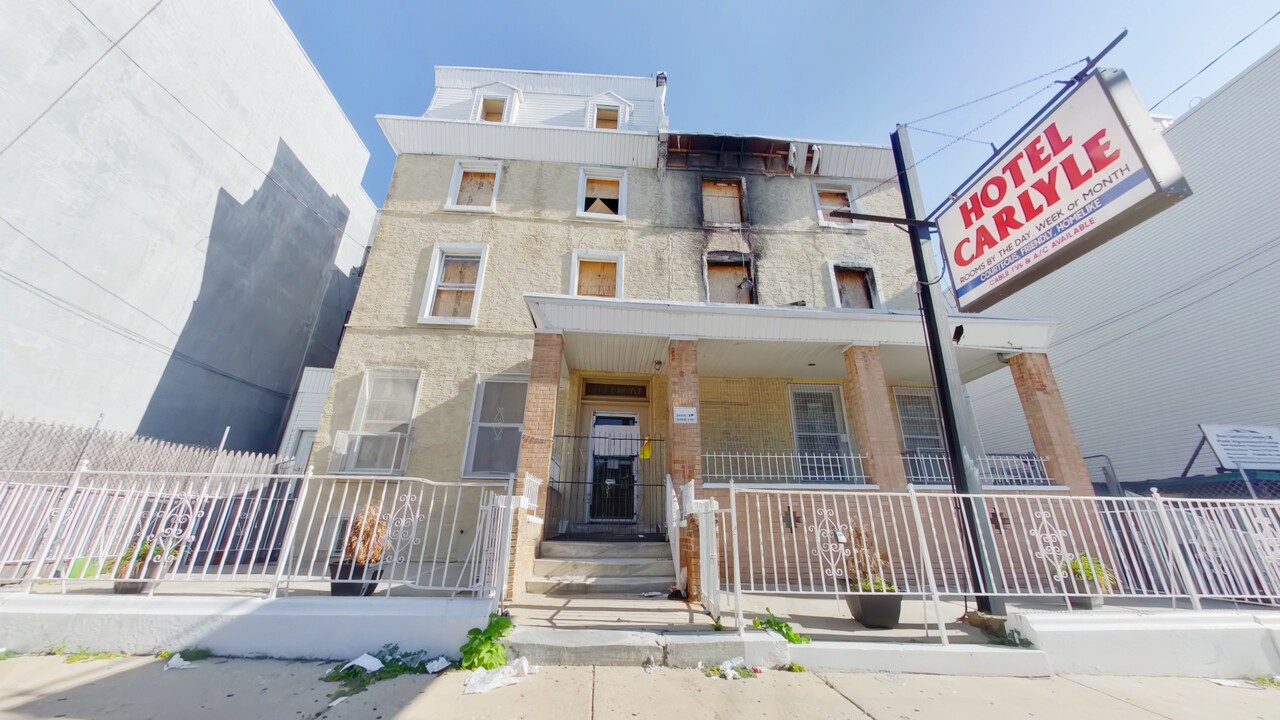 1423 Poplar St in Philadelphia, PA - Building Photo