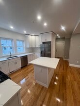 86 Orchard St, Unit #1 in Medford, MA - Foto de edificio - Building Photo
