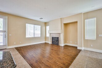 375 Center Green Dr in Las Vegas, NV - Building Photo - Building Photo
