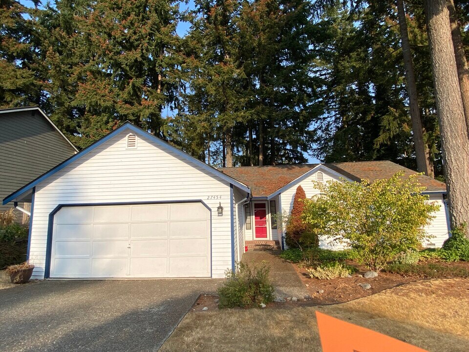 27454 226th Ave SE in Maple Valley, WA - Building Photo