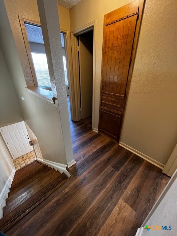 property at 202 S Walnut St