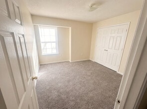 Beaver Hollow Apartments in Johnson City, TN - Building Photo - Building Photo