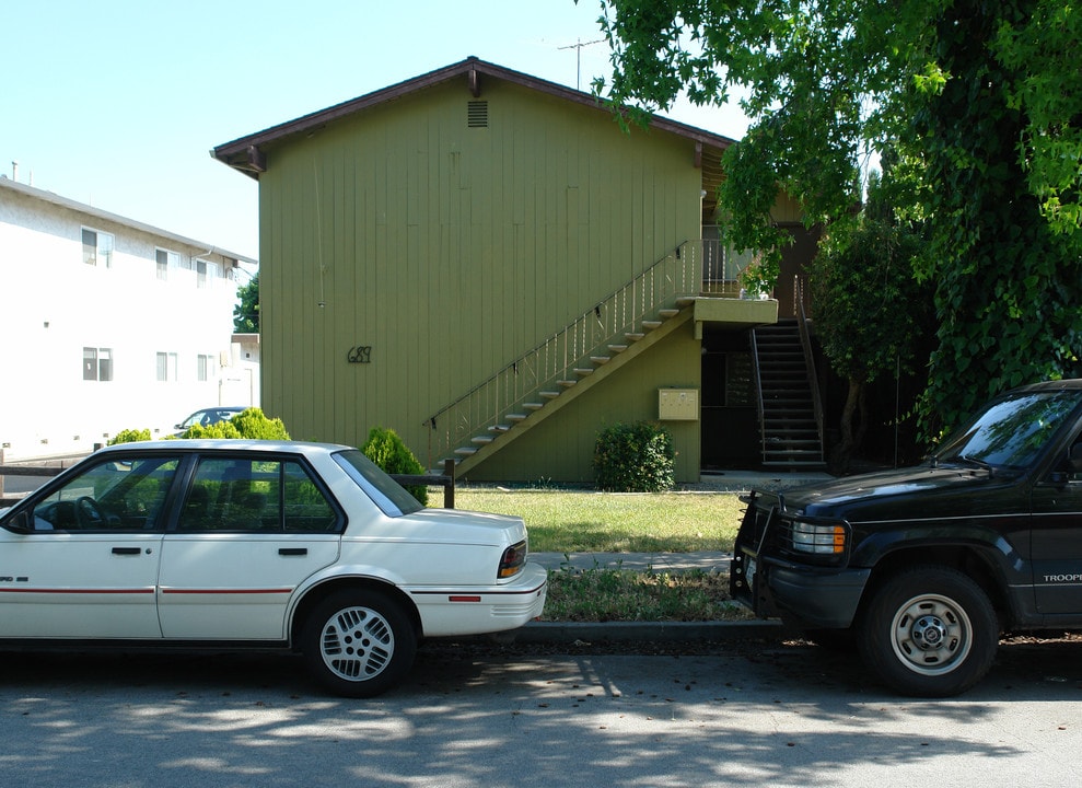 689 Foxtail Dr in Sunnyvale, CA - Foto de edificio