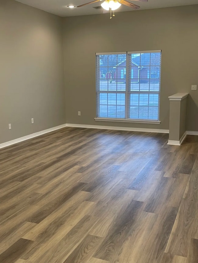 1975 Montclair Ave in Siloam Springs, AR - Building Photo - Building Photo