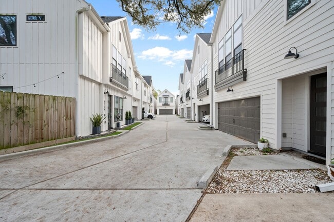 property at 823 Mansfield St