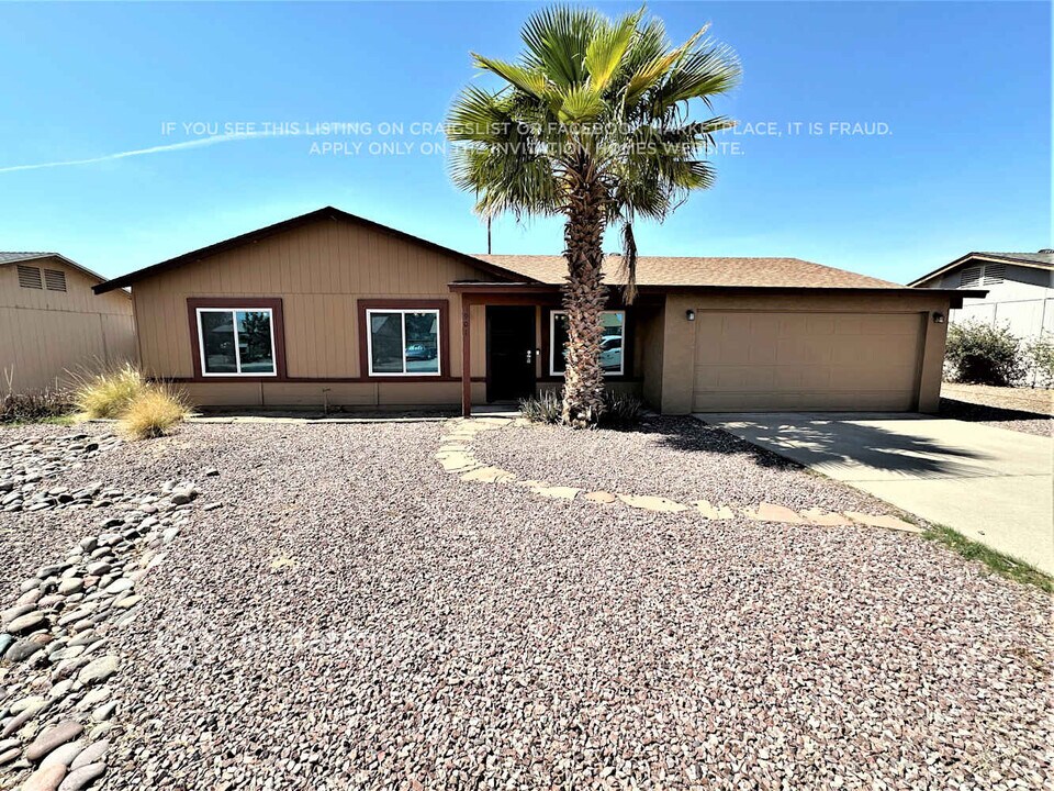 901 W Westchester Ave in Tempe, AZ - Building Photo