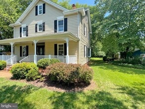 28250 Old Village Rd in Mechanicsville, MD - Building Photo - Building Photo