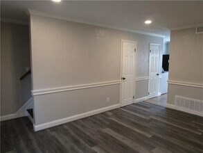 1235 Riverside Dr in Gainesville, GA - Foto de edificio - Building Photo