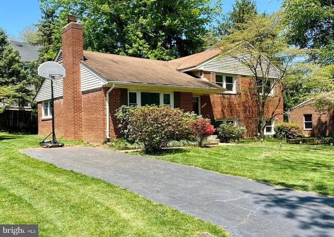 1410 Pathfinder Ln in McLean, VA - Building Photo - Building Photo