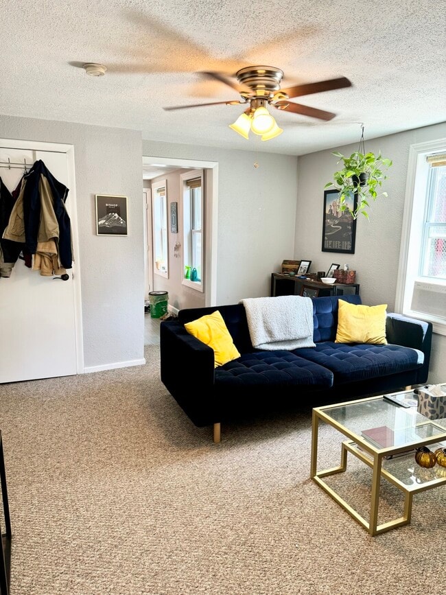 25 Florence St, Unit 1 in Somerville, MA - Foto de edificio - Building Photo