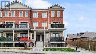 26 Bruce St in Vaughan, ON - Building Photo