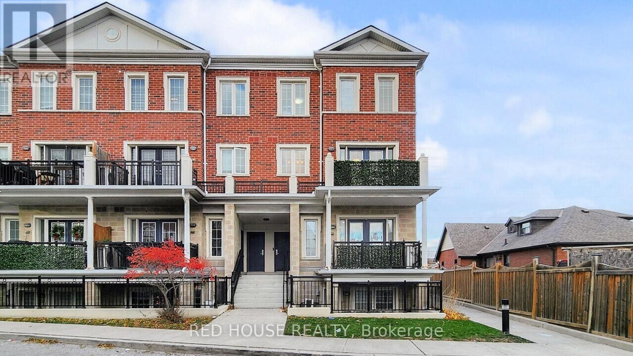 26 Bruce St in Vaughan, ON - Building Photo