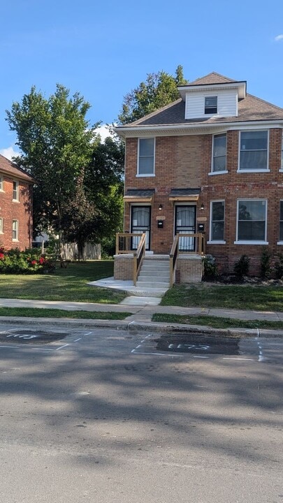 1173-1175 W Euclid St in Detroit, MI - Building Photo