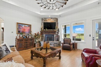 1000 Rambling Oaks in Weatherford, TX - Building Photo - Building Photo