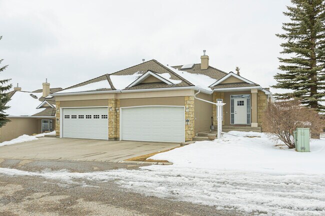 23 Scimitar Landng NW in Calgary, AB - Building Photo - Primary Photo