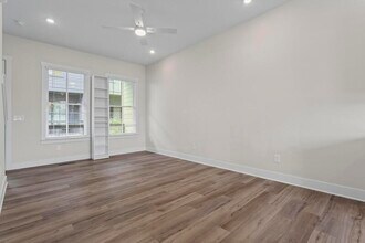 1066 Crest Cir SE in Atlanta, GA - Building Photo - Building Photo