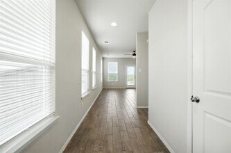 5600 Respinto Dr in Austin, TX - Building Photo - Building Photo