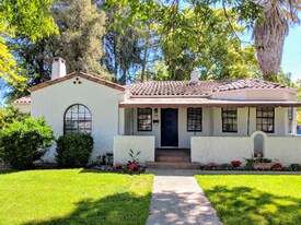 128 Palm Ave in Ripon, CA - Building Photo