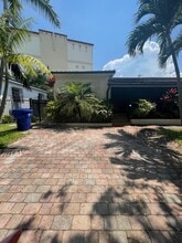2510 SW 27th St in Miami, FL - Building Photo - Building Photo