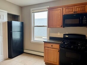 56 Estes St in Lynn, MA - Building Photo - Building Photo