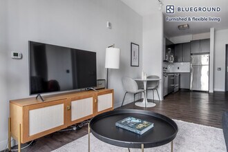 300 Harrison Ave in Boston, MA - Building Photo - Building Photo