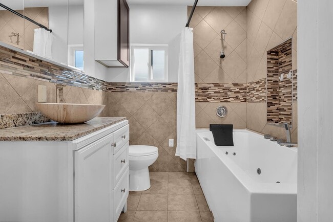 property at 5246 N Gareloch Ave