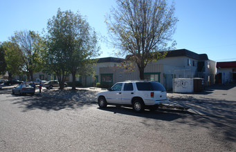 Greenwood Apartments in National City, CA - Foto de edificio - Building Photo