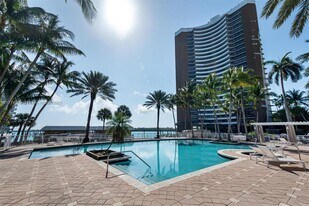 720 NE 69th St in Miami, FL - Building Photo
