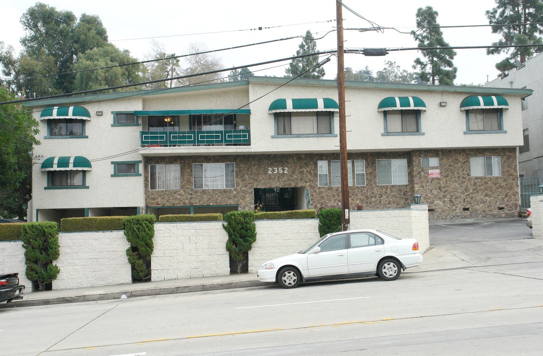 2352 Glendale Blvd in Los Angeles, CA - Building Photo