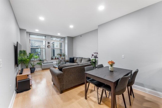 property at 10 Regent St