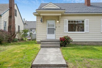 1623 NE 56th Ave in Portland, OR - Building Photo - Building Photo