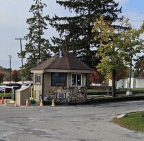 44 Nassau Colony in Fox Lake, IL - Building Photo