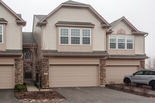 1437 Crimson Ln in Yorkville, IL - Building Photo