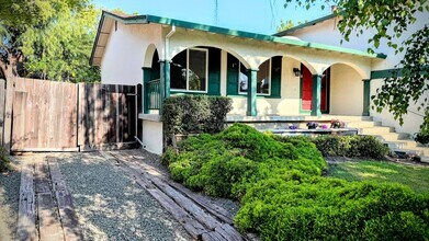 5549 Del Oro Dr in San Jose, CA - Building Photo - Building Photo