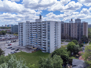 La Scala Towers in Toronto, ON - Building Photo - Building Photo