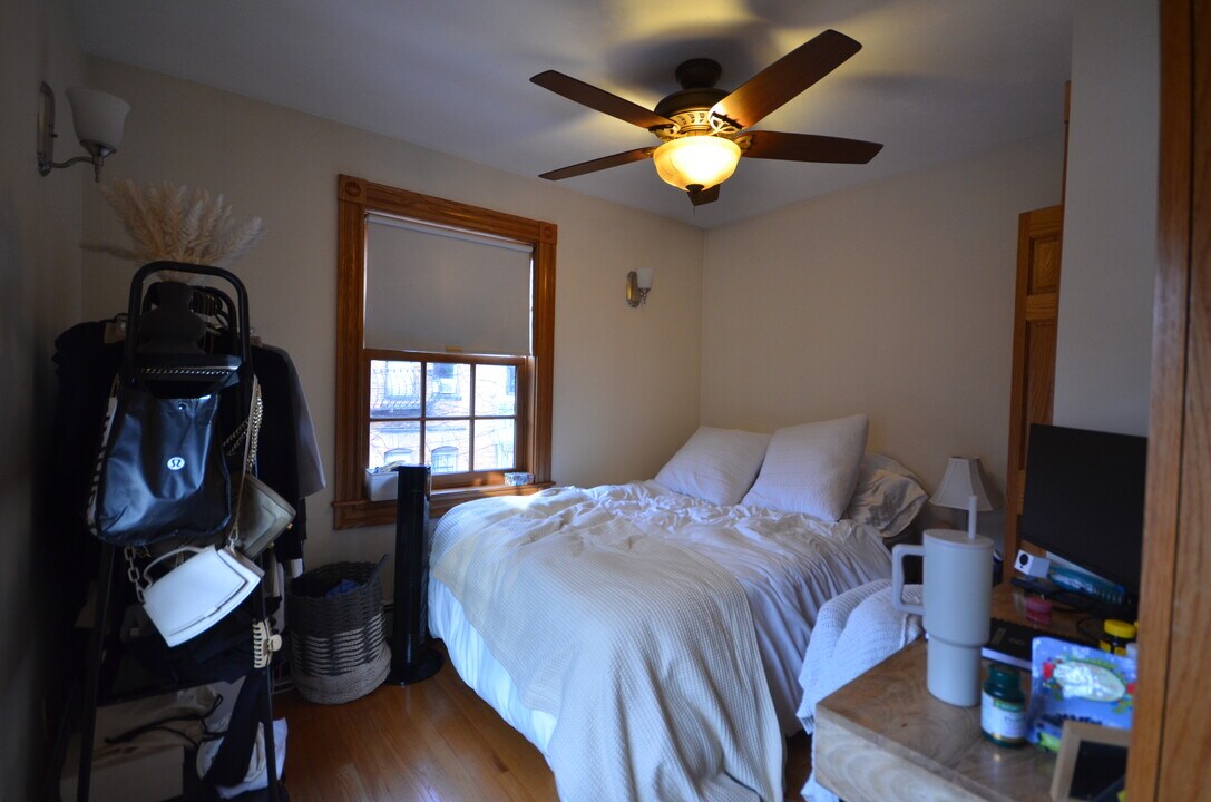 87 Myrtle St, Unit 1 in Boston, MA - Building Photo
