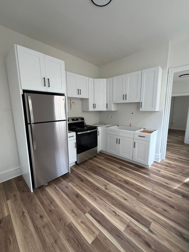 property at 929 N 3rd St