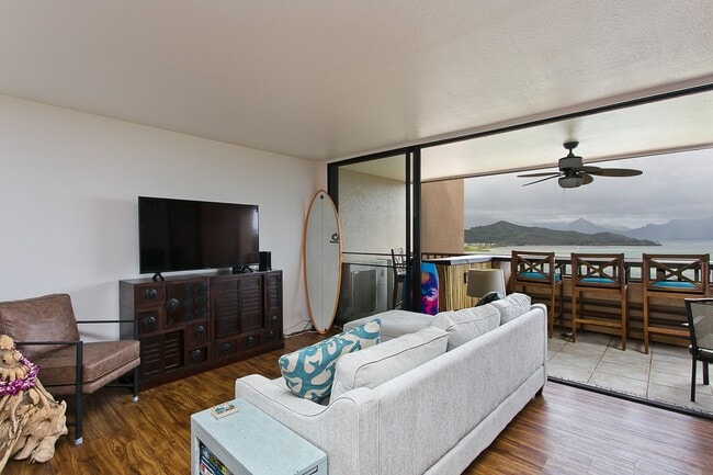46-75-75 Meheanu Pl in Kaneohe, HI - Building Photo - Building Photo