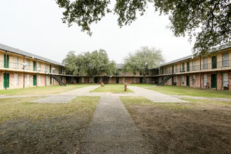 Lenora Apartments in Houston, TX - Building Photo - Building Photo