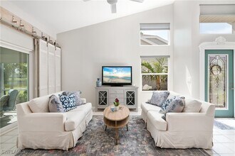 141 Bristol Ln in Naples, FL - Foto de edificio - Building Photo