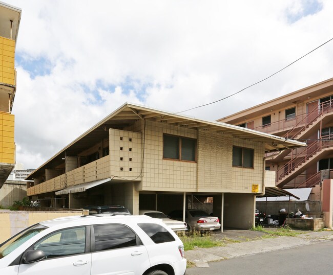 1322 Matlock Ave in Honolulu, HI - Foto de edificio - Building Photo