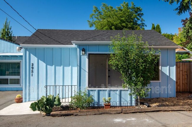 2951 D St NE in Salem, OR - Building Photo - Building Photo